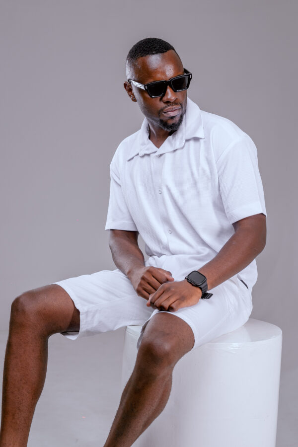 Adoks Plain White